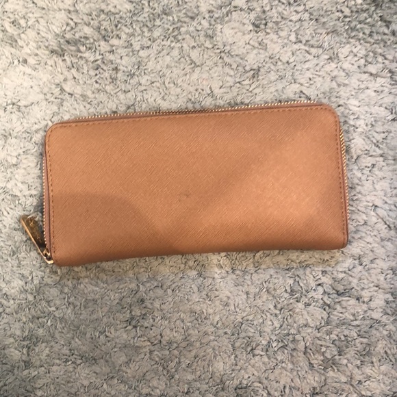 Authentic MIchael Kors wallet - Picture 2 of 3